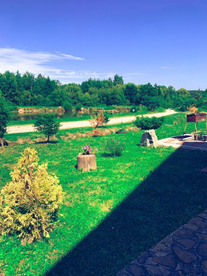 Готель Явір Агро Vyshnivtsi Εξωτερικό φωτογραφία